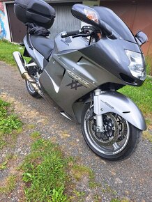 Honda CBR 1100XX superblackbird - 10