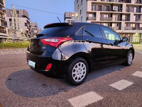 Hyundai i30 1.6i MPI, manual hatchback - 10