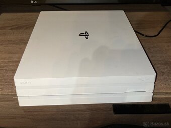 Playstation 4 PRO 2 TB White - 10