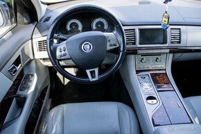 Jaguar XF 2.7D V6 Luxury - 10