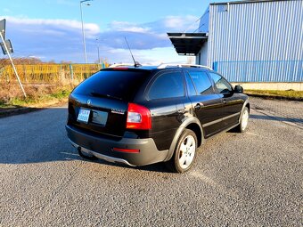 Škoda Octavia Combi 2.0 TDI Scout 4x4 - 10