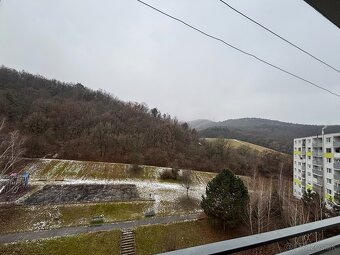 Predám 3-izbový byt na sídlisku Šípok. - 10