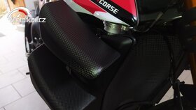 Karbonová křídla Ducati streetfighter - 10