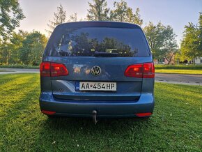 Volkswagen Touran 2.0 TDI Highline DSG - 10