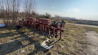 Poľnohospodárska technika a stroje - 10