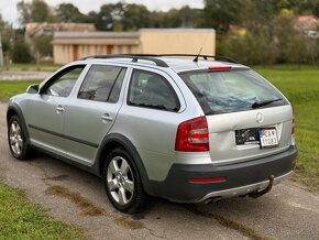 Škoda Octavia 2 Combi Scout 2.0 TDI 103 Kw - 10