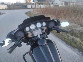 Harley Davidson Street Glide - 10