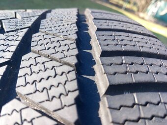 255/35 r19 zimne pneumatiky - 10