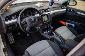 Škoda Superb Combi 2.0 TDI CR 140k Comfort DSG - 10