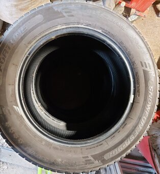 Predam zimne pneu. 215/60 R16 - 10