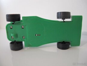 Stará hračka závodné auto F1 SMĚR - 10