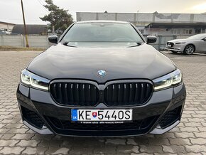 BMW 540i XDrive - 10