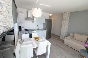 CHORVÁTSKO - Apartmánový dom so 6 apartmánmi - ROGOZNICA - 10