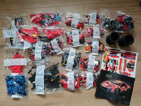 LEGO Technic Ferrari 488 GTE 42125 - 10