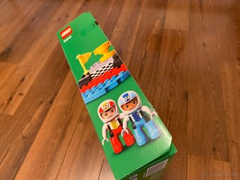 Predám Lego DUPLO 10947 - Pretekárske autá - Race Cars - 10