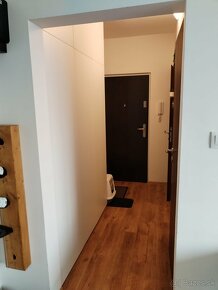 Zrekonštruovaný 3 izbový byt v Dúbravke - 10