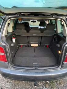 Volkswagen Touran 2.0TDI 7-miestne - 10