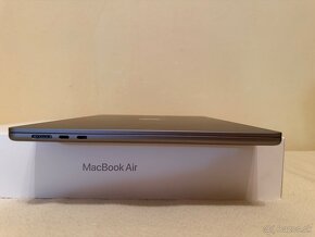 MacBook Air 15 8/256GB grey 100% stav - 10