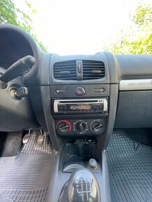 Renault Clio 1.2 16V - 10