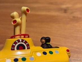 Originální Raritní model The Beatles Corgi Yellow Submarine - 10