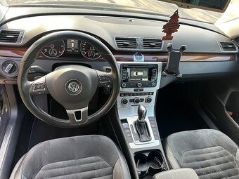 Volkswagen VW Passat B7 Combi 2.0 TDi 103kw DSG HIGHLINE - 10