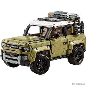 TECHNIK STAVEBNICA LAND ROVER DEFENDER - 10