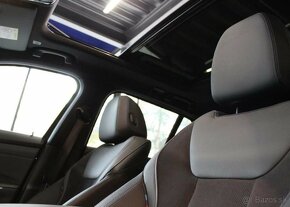 BMW Řada 3 330e xDrive Touring M Sport hybridní automat - 10