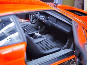 Lamborghini Urraco 1:18 Kyosho - 10