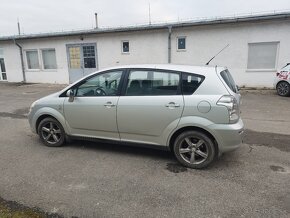 Corolla Verso - 10