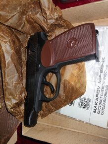 Makarov CO2 4,5 mm MP 654K  Uloženka - 10