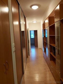 VÝNIMOČNÝ 2-IZB. BYT, TERASA 79 m², GAR. STÁTIE, RAČ. MÝTO - 10