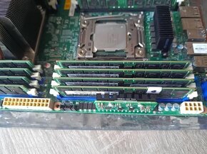 Intel XEON E5-2699 - 22 jadier / 44 vlakien + DDR4 1024GB - 10