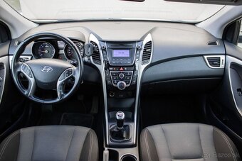 Hyundai i30 1.6 CRDi DOHC 16V Family - 10