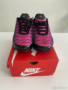 Nike Air Max Plus - Pink Black Gradient - 10