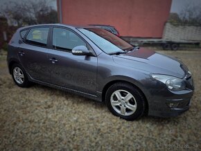 Hyundai i30 1.4i CVVT Facelift 2011 111 000km - 10