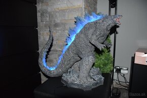 Figurka Godzilla LED podsvietenie - 10