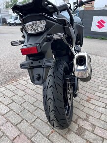 Suzuki V-STROM 800 - 10