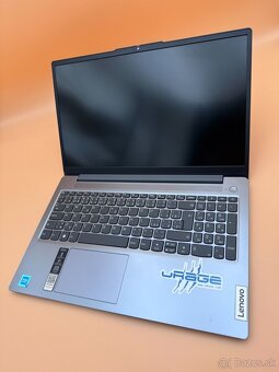 Notebook 15,6" Lenovo. Intel N100 4x800MHz.4gb ram.256gb SS - 10