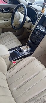 Infiniti FX 35 - 10