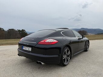 Porsche Panamera 4S - 10