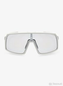 Oakley Sutro - Clear to Black Iridium Photochromic - Nové - 10