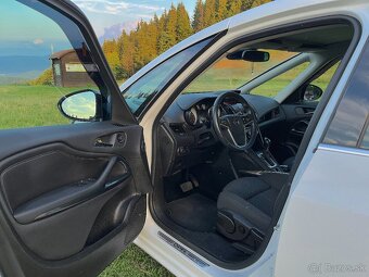 Opel Zafira C Tourer 1.4 turbo benzín, 2015 - 10