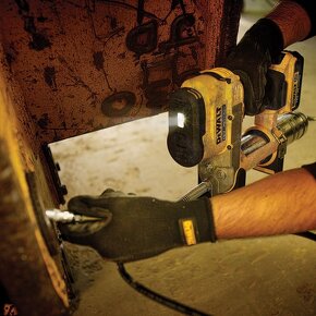 DeWALT DCGG571M1 Aku Mazací lis 18V - 10