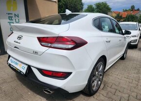 Hyundai i30 1.4-AUT-NAVI-KAMERA-FASTBACK - 10