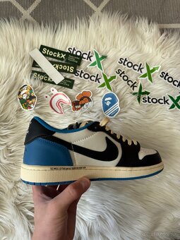 Jordan 1 Travis Scott - 10