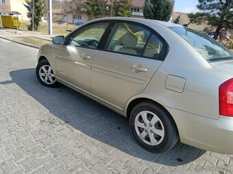 Hyundai accent - 10