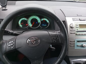 Toyota Corolla Verso - 10