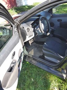 Renault Clio 3 - 10