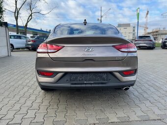 Hyundai i30 Fastback 1.5 T-GDi mHEV iMT Family 44500km - 10