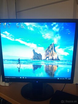 Monitor na pocitac LG - 10